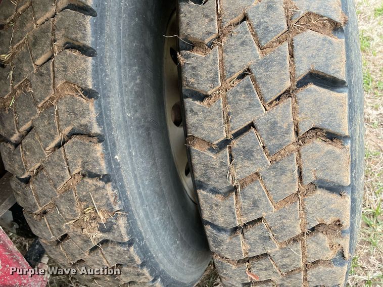 image for item LR9539 1999 International 9200  dump truck