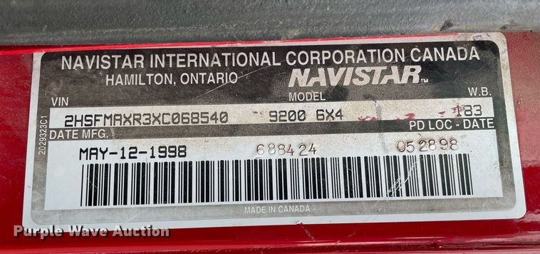 image for item LR9539 1999 International 9200  dump truck