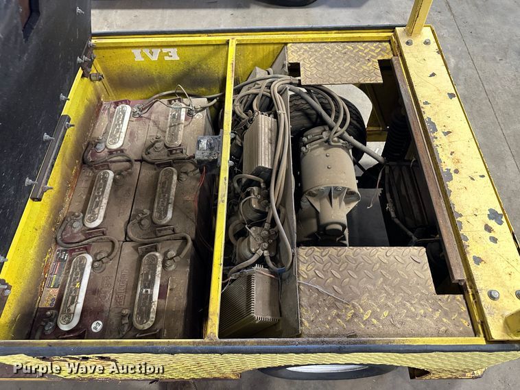 image for item LT9074 (2) EVI P436 utility carts