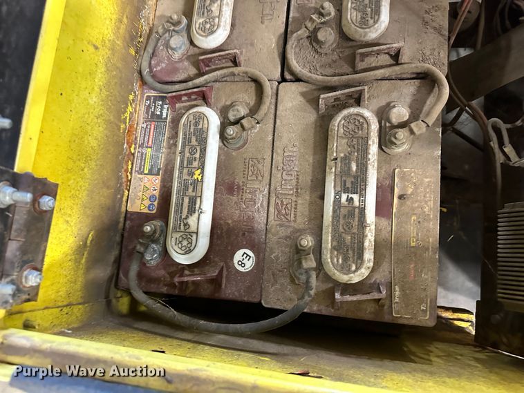 image for item LT9074 (2) EVI P436 utility carts