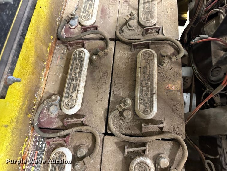 image for item LT9074 (2) EVI P436 utility carts