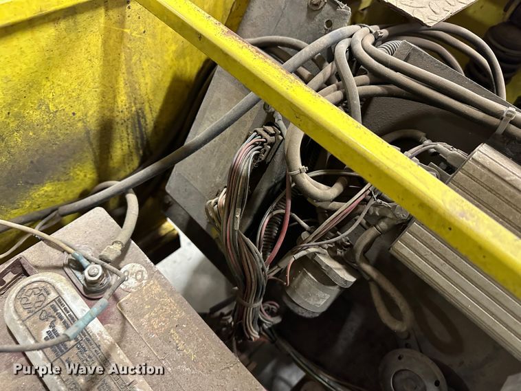 image for item LT9074 (2) EVI P436 utility carts