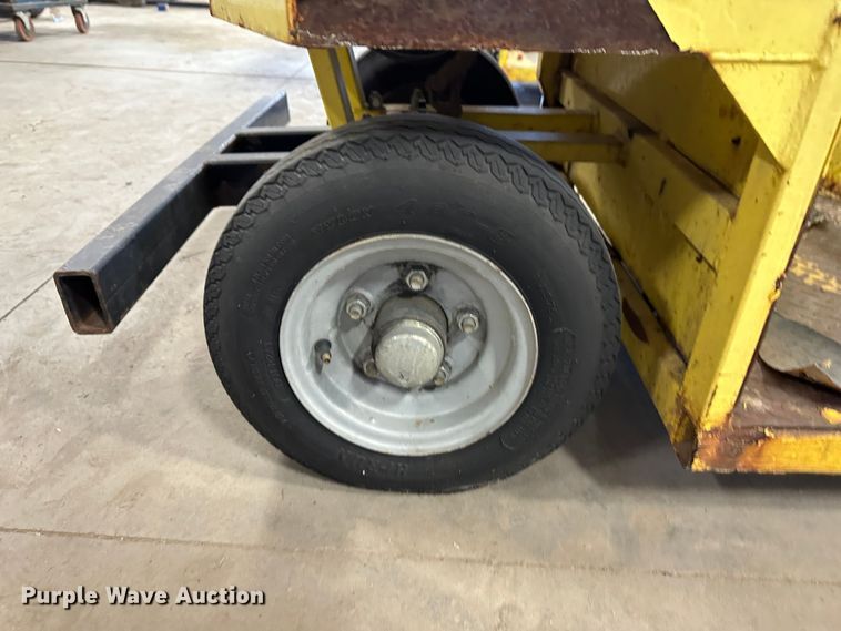 image for item LT9074 (2) EVI P436 utility carts