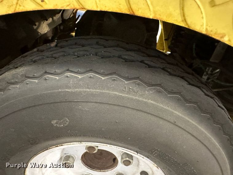 image for item LT9074 (2) EVI P436 utility carts