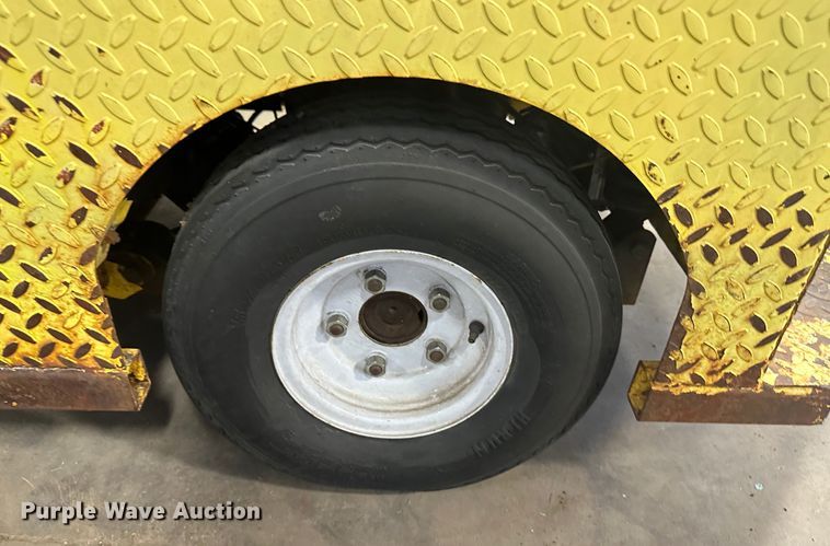 image for item LT9074 (2) EVI P436 utility carts