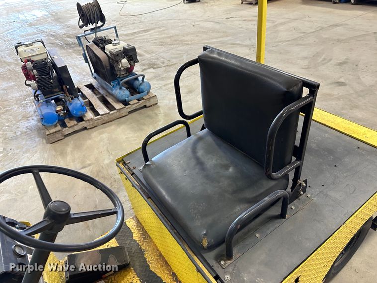 image for item LT9074 (2) EVI P436 utility carts