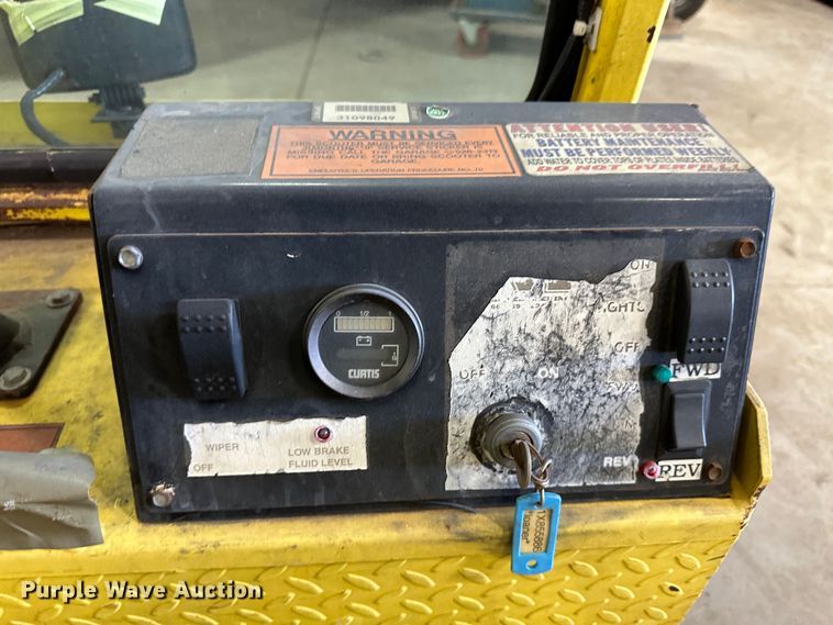 image for item LT9074 (2) EVI P436 utility carts