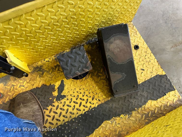 image for item LT9074 (2) EVI P436 utility carts