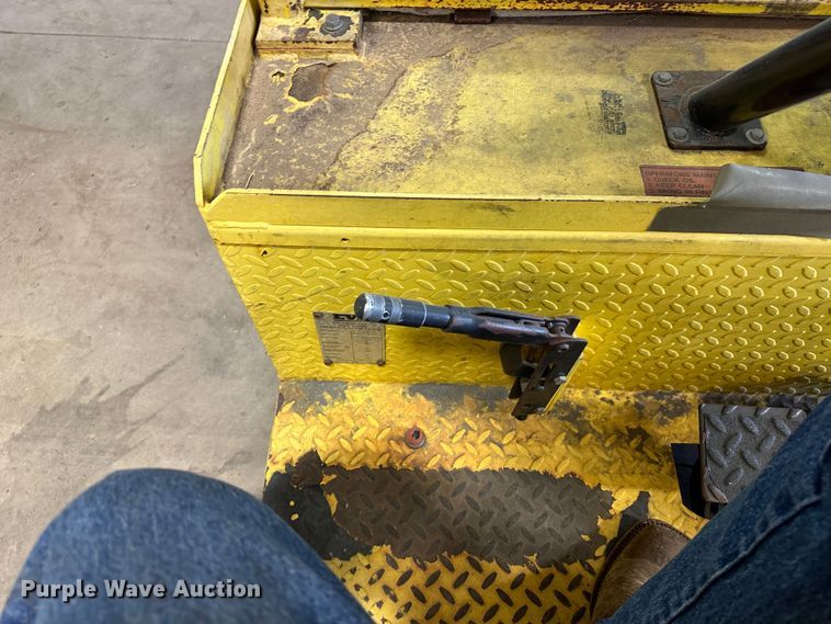 image for item LT9074 (2) EVI P436 utility carts