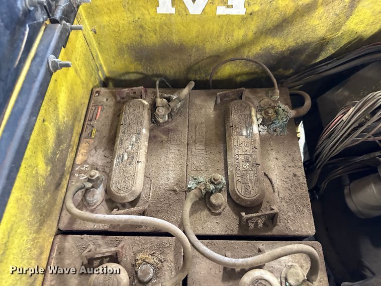 image for item LT9074 (2) EVI P436 utility carts