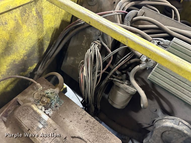 image for item LT9074 (2) EVI P436 utility carts