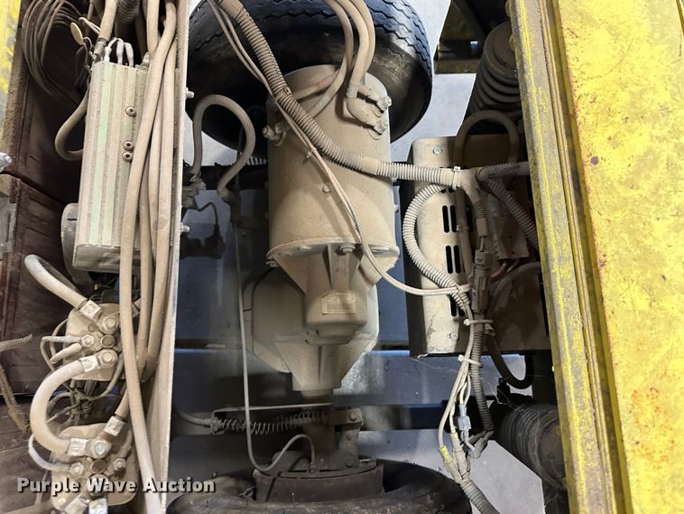 image for item LT9074 (2) EVI P436 utility carts