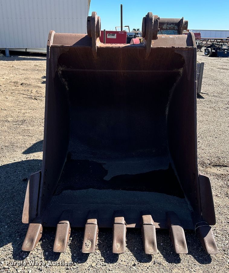 image for item LT9084 Excavator bucket
