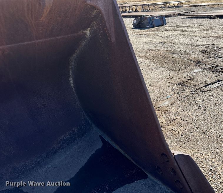 image for item LT9084 Excavator bucket