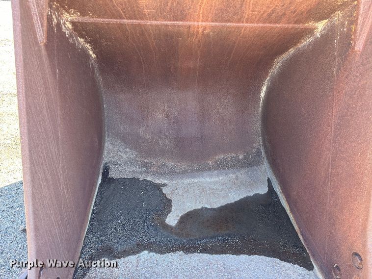 image for item LT9084 Excavator bucket