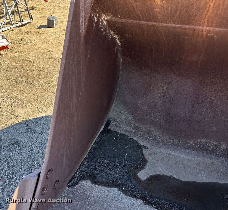 image for item LT9084 Excavator bucket