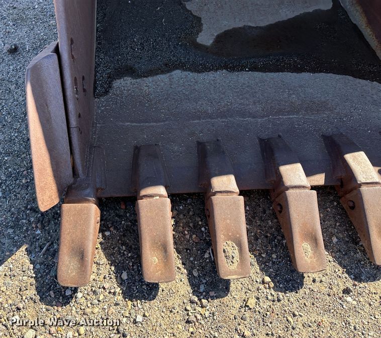 image for item LT9084 Excavator bucket