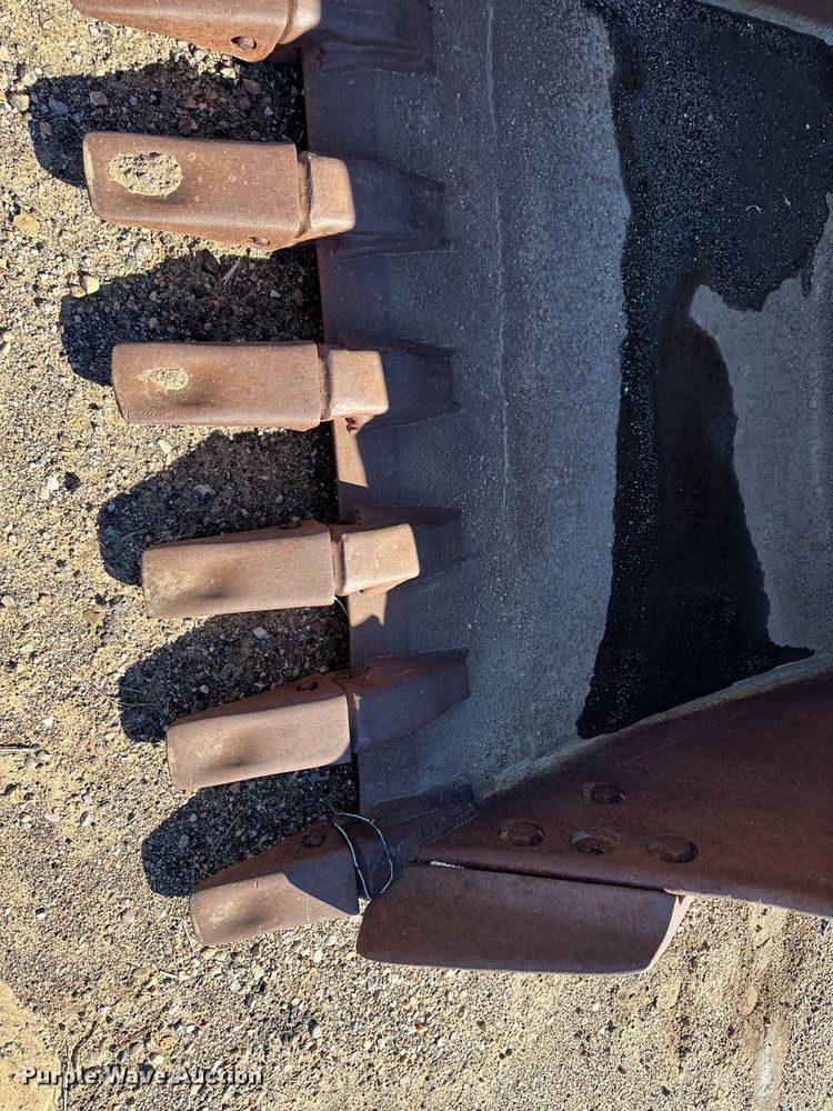 image for item LT9084 Excavator bucket