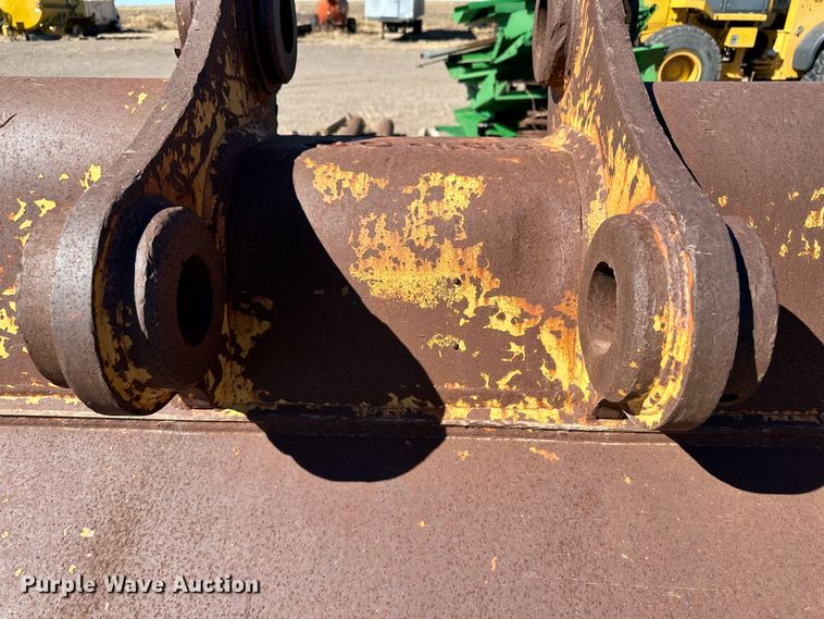 image for item LT9084 Excavator bucket