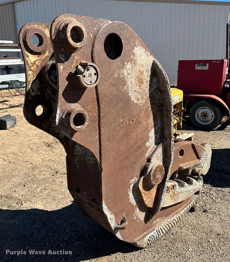 image for item LT9085 Concrete crusher