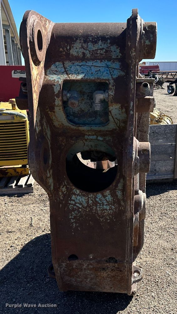 image for item LT9085 Concrete crusher