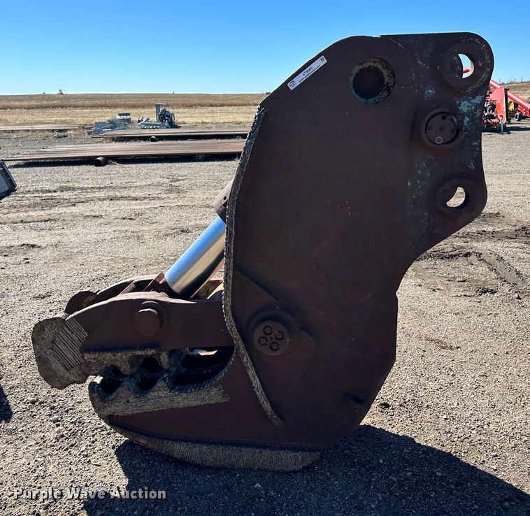 image for item LT9085 Concrete crusher