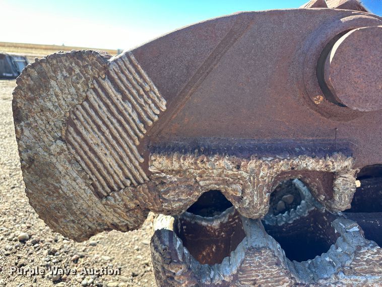 image for item LT9085 Concrete crusher