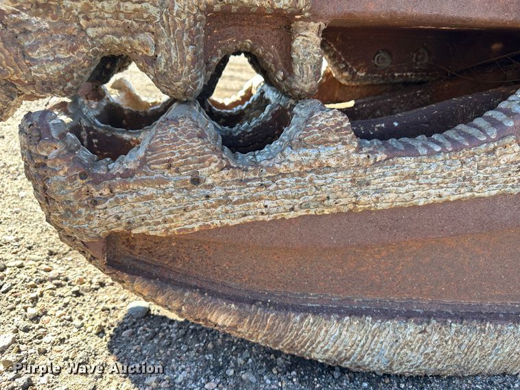 image for item LT9085 Concrete crusher