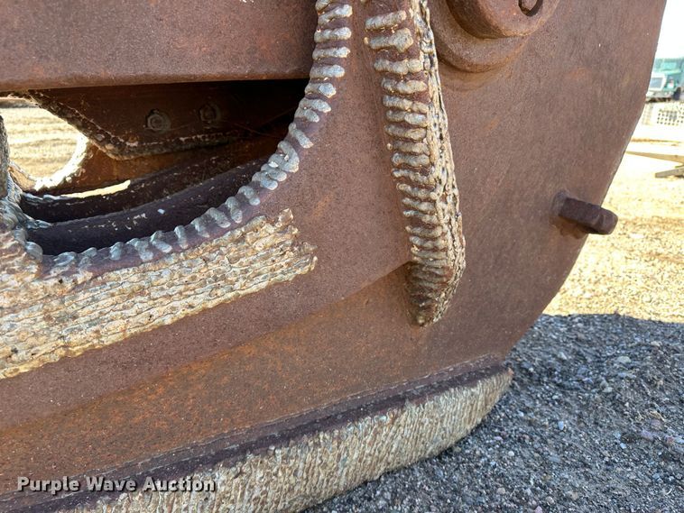 image for item LT9085 Concrete crusher