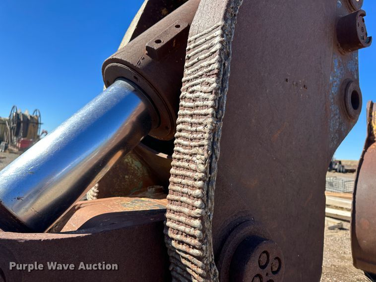 image for item LT9085 Concrete crusher