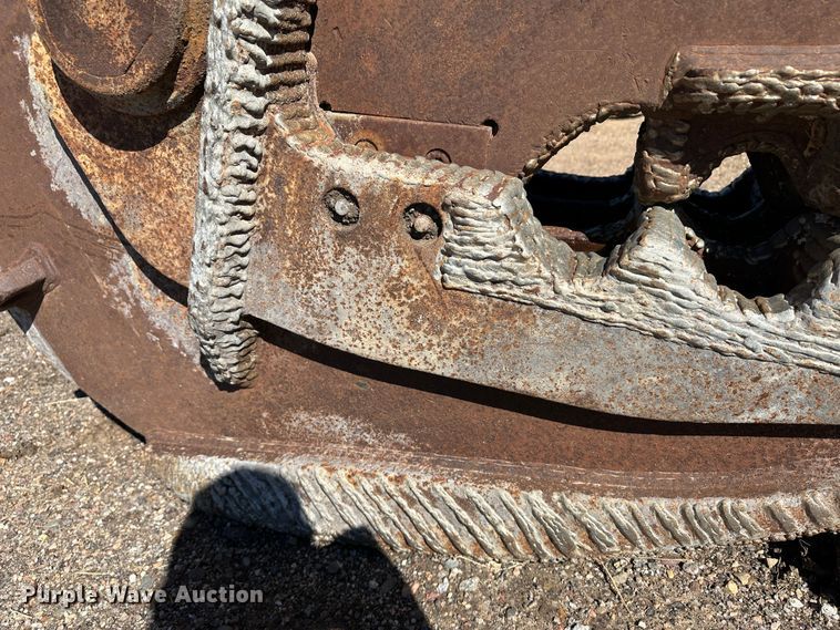 image for item LT9085 Concrete crusher