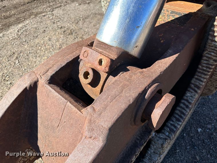 image for item LT9085 Concrete crusher