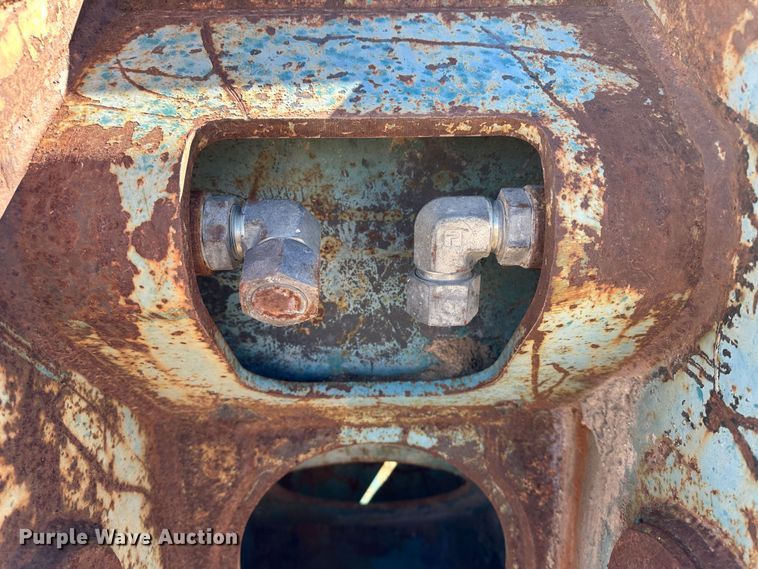 image for item LT9085 Concrete crusher