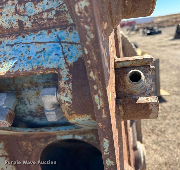 image for item LT9085 Concrete crusher