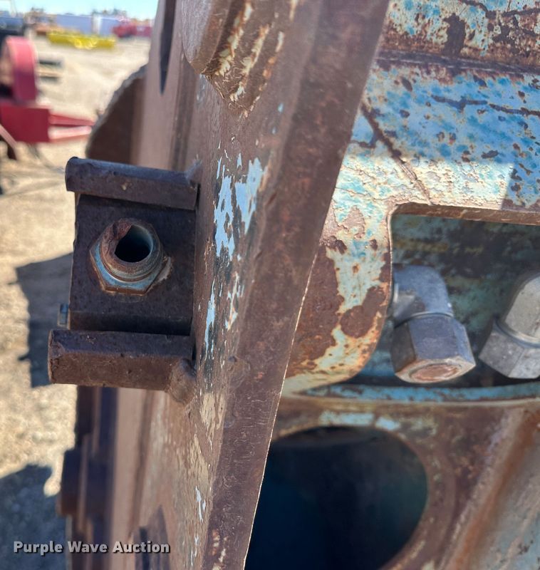 image for item LT9085 Concrete crusher