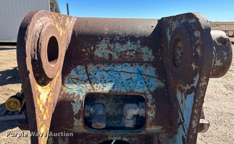 image for item LT9085 Concrete crusher