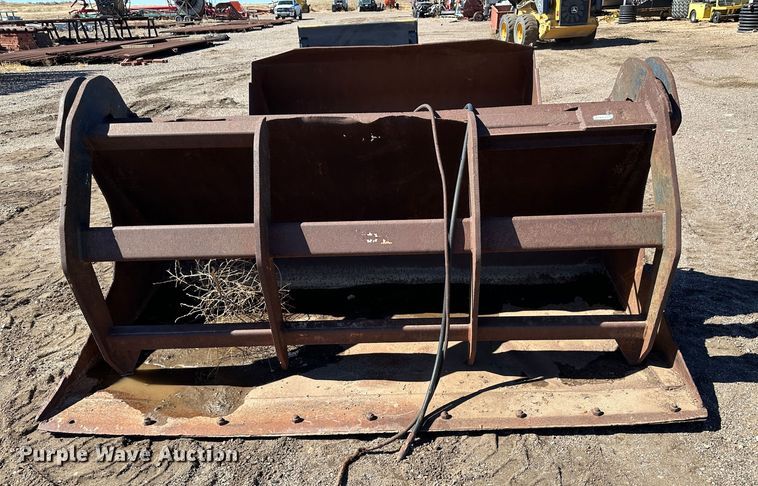 image for item LT9108 (2) buckets