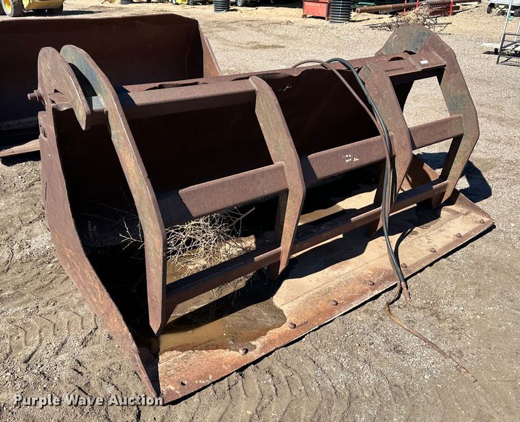 image for item LT9108 (2) buckets