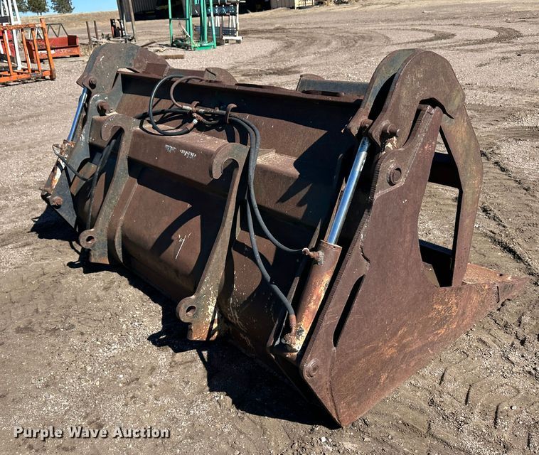 image for item LT9108 (2) buckets