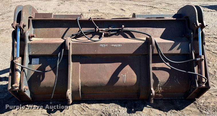 image for item LT9108 (2) buckets