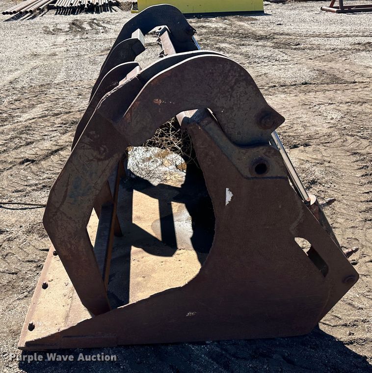 image for item LT9108 (2) buckets