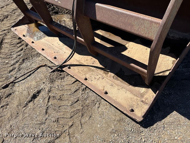 image for item LT9108 (2) buckets