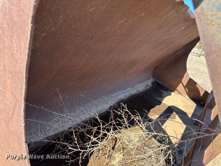 image for item LT9108 (2) buckets