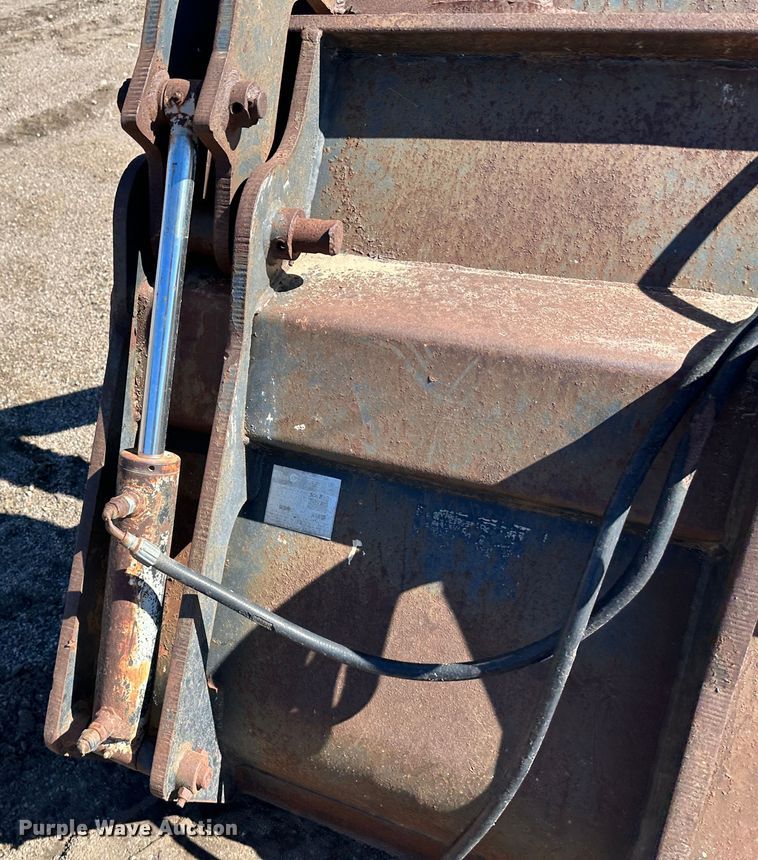 image for item LT9108 (2) buckets