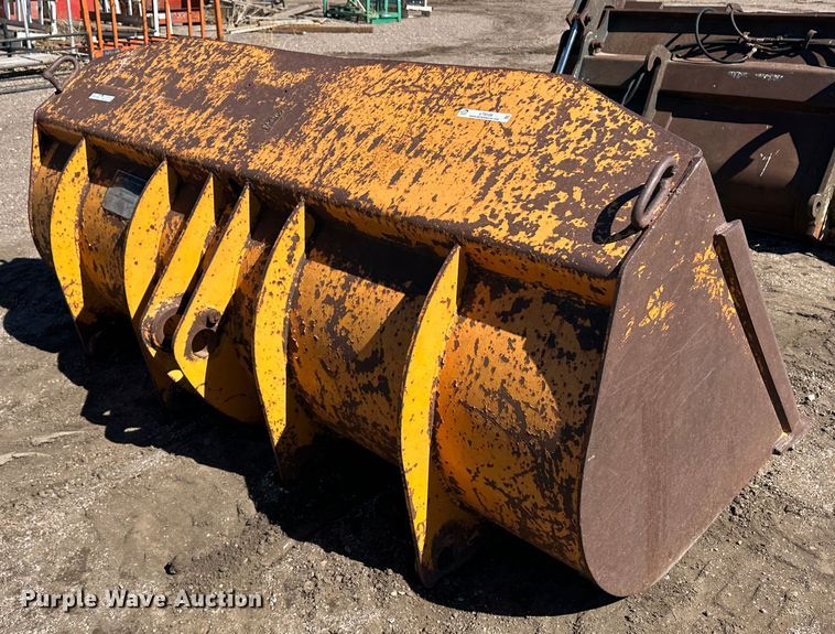 image for item LT9108 (2) buckets