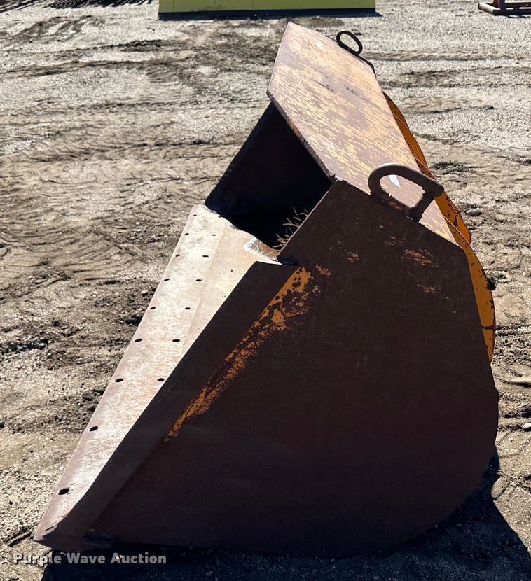 image for item LT9108 (2) buckets