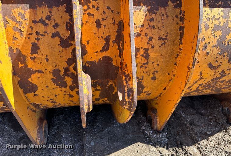 image for item LT9108 (2) buckets