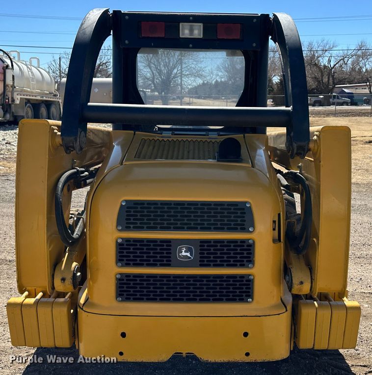 image for item LT9110 2004 John Deere 240 Series II  skid steer loader