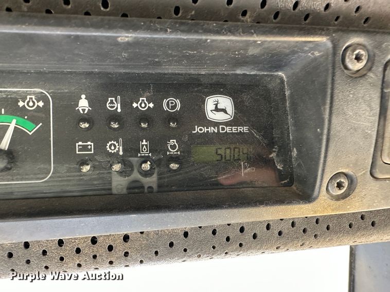 image for item LT9110 2004 John Deere 240 Series II  skid steer loader