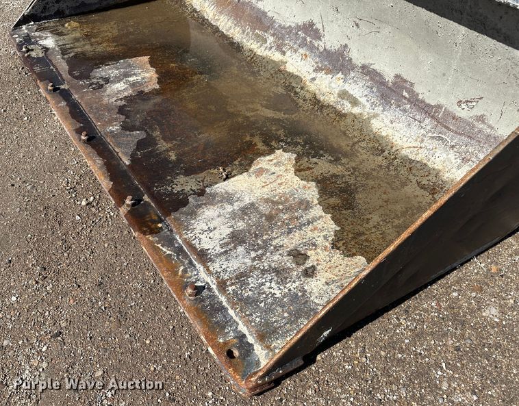 image for item LT9110 2004 John Deere 240 Series II  skid steer loader